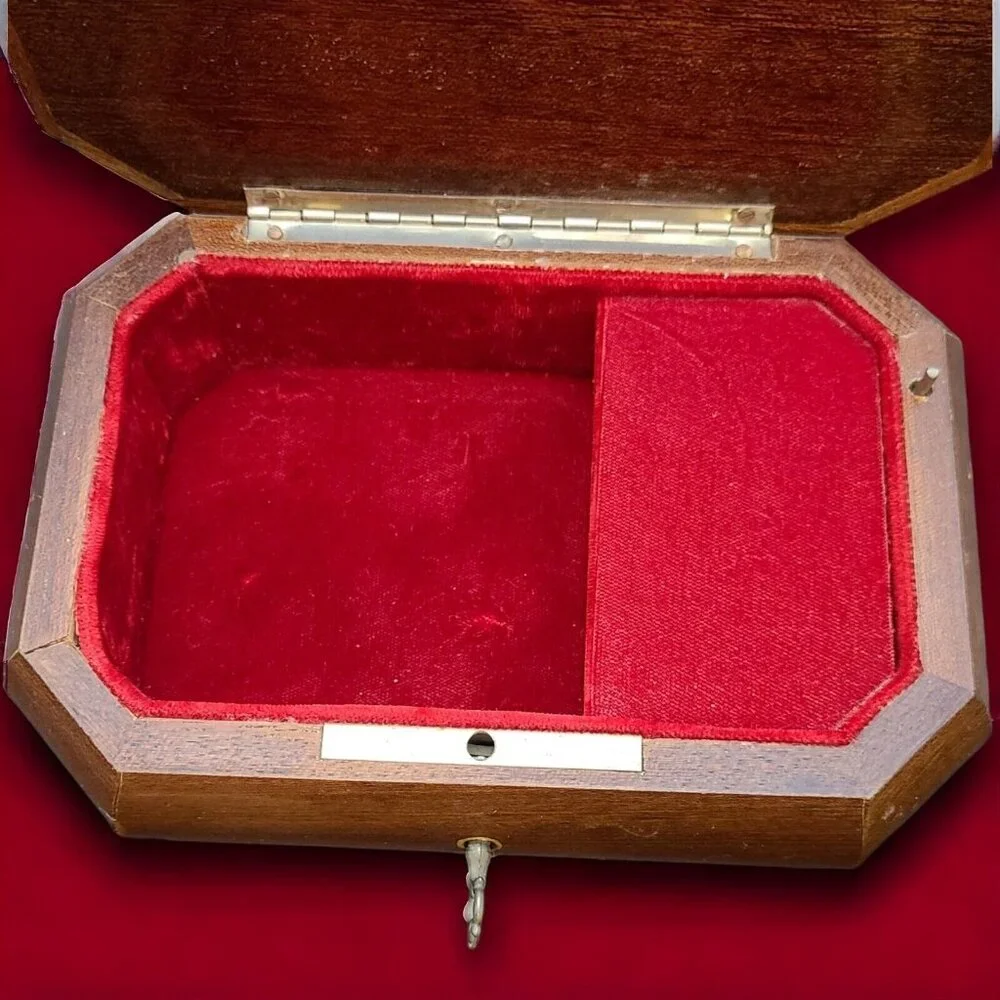 A.Gargiulo & Fannuzzy Sorrento Jewelry Music Box Wood‎ Inlay Guitar ITALY
